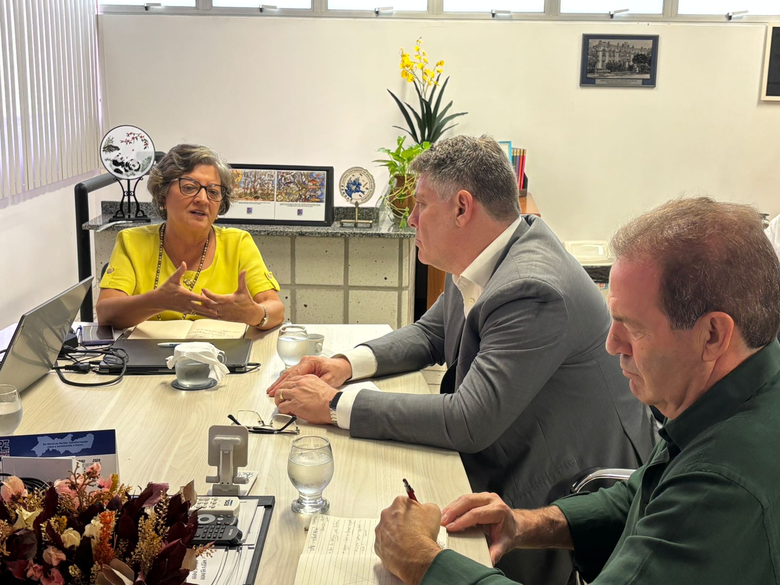 UPE amplia diálogo internacional com representantes da Embaixada dos Estados Unidos e fortalece ações de cooperação acadêmica